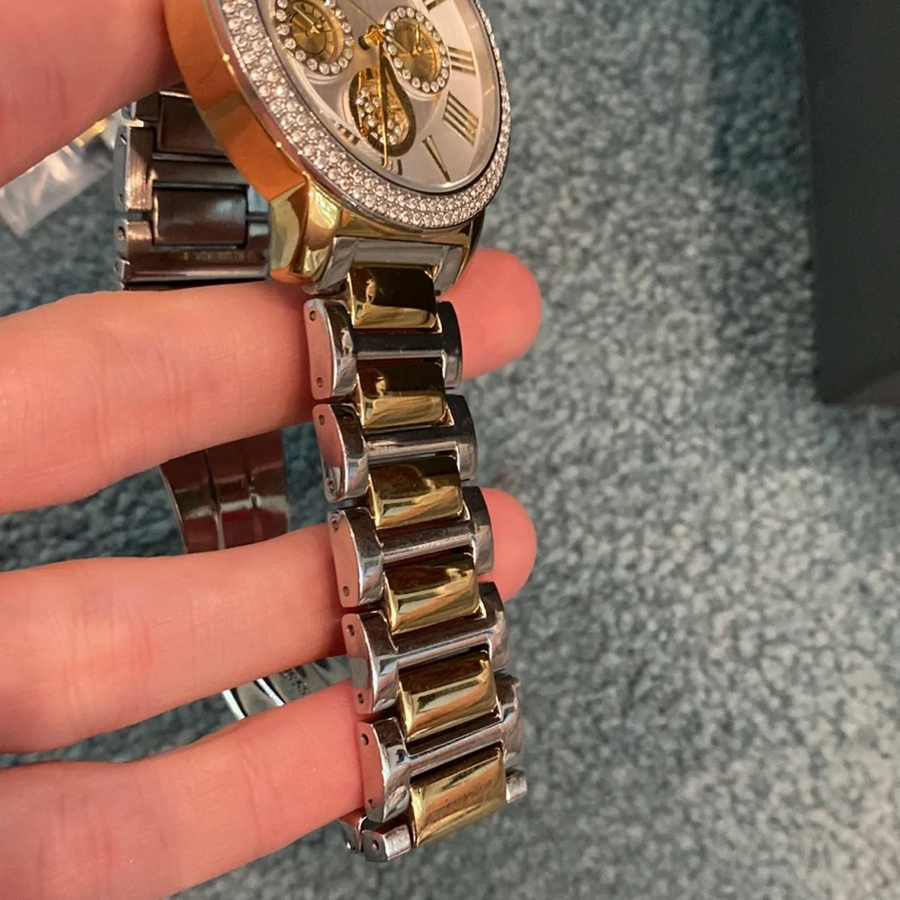 Vince Camuto ladies watch - Picture 5 of 7